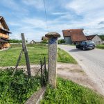 Крајпуташ Василију Бојићу у Лопашу (фото Бојан Радојичић)