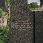 Споменик Тому Мићићу на гробљу у Отњу (фото Бојан Радојичић)