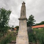 Споменик Вељку, Ивану и Милану Јаковљевићима на гробљу у Папратишту (фото Бојан Радојичић)