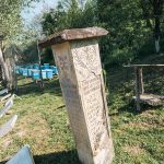 Крајпуташ Пауну и Радосаву Маркићевићима у Пилатовићима (фото Бојан Радојичић)