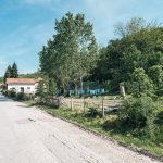 Крајпуташ Пауну и Радосаву Маркићевићима у Пилатовићима (фото Бојан Радојичић)