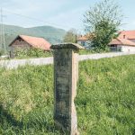 Крајпуташ Тикомиру Никитовићу у Пилатовићима (фото Бојан Радојичић)