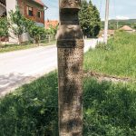 Крајпуташ Вучку и Радивоју Савићима у Пилатовићима (фото Бојан Радојичић)