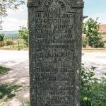 Крајпуташ Вучку и Радивоју Савићима у Пилатовићима (фото Бојан Радојичић)