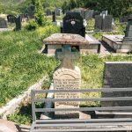 Споменик Милану Лазаревићу са поменом Миленка и његових синова на гробљу у Прилипцу (фото Бојан Радојичић)