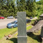 Споменик Обраду Петровићу крај Богородичне цркве у Прилипцу (фото Бојан Радојичић)