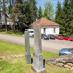 Споменик Живораду Росићу крај Богородичне цркве у Прилипцу (фото Бојан Радојичић)