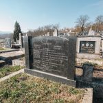 Споменик браћи Зарићима на Коначина гробљу у Расној (фото Бојан Радојичић)