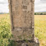 Крајпуташ Миљку и Раденку Милинковићима у Тометином Пољу (фото Бојан Радојичић)