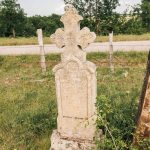 Крајпуташ Миљку и Раденку Милинковићима у Тометином Пољу (фото Бојан Радојичић)
