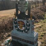 Споменик Сретену, Анђелку и Дамљану Јордовићима на Вијогор гробљу у Висибаби (фото Бојан Радојичић)