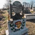 Споменик Сретену, Анђелку и Дамљану Јордовићима на Вијогор гробљу у Висибаби (фото Бојан Радојичић)