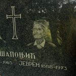 Споменик Јеврему Шапоњићу на гробљу у Барицама, Акмачићи (фото Бојан Радојичић)