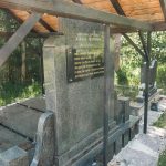 Споменик Јеврему Шапоњићу на гробљу у Барицама, Акмачићи (фото Бојан Радојичић)