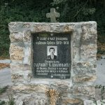 Спомен плоча Здравку Ђ. Шапоњићу код Мандића чесме у Акмачићима (фото Бојан Радојичић)