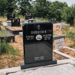 Споменик Максиму Поповићу на Поповића гробљу у Божетићима (фото Бојан Радојичић)