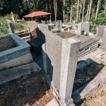 Споменик Вилотију и Радошу Селаковићима на гробљу у Сеништима, Драглица (фото Бојан Радојичић)