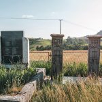 Крајпуташи Владимиру Зекавици и Рајку Шапоњићу у Јасенову (фото Бојан Радојичић)