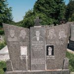 Споменик Владу Лековићу на гробљу на потесу Бјелин у Радоињи (фото Бојан Радојичић)