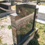 Споменик Владу и Радомиру Гордићима на Гордића гробљу у Рутошима (фото Бојан Радојичић)