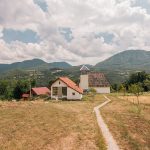 Гробље код Цркве Свете Тројице у Бистрици (фото Бојан Радојичић)