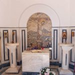 Маузолеј на острву Видо (фото Бојан Радојичић)