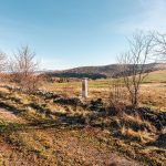 Крајпуташ Милану Ракоњцу у Мишевићима, Акмачићи (фото Бојан Радојичић)