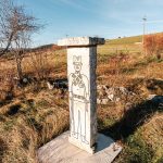 Крајпуташ Милану Ракоњцу у Мишевићима, Акмачићи (фото Бојан Радојичић)