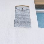 Спомен плоча Младену Симовићу на згради ОШ „Вук Ст. Караџић” ИО Доња Бела Река (фото Бојан Радојичић)