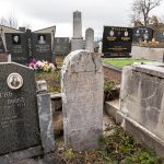 Споменик Николи и Раденку Шуљагићима на Шуљагића гробљу у Драглици (фото Бојан Радојичић)