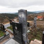 Споменик Влајку Шишаковићу на Шуљагића гробљу у Драглици (фото Бојан Радојичић)