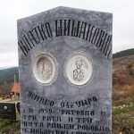 Споменик Влајку Шишаковићу на Шуљагића гробљу у Драглици (фото Бојан Радојичић)