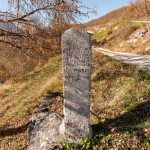 Крајпуташ Дучићима и Ракетићу у Дражевићима (фото Бојан Радојичић)