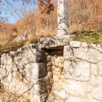 Крајпуташ Дучићима и Ракетићу у Дражевићима (фото Бојан Радојичић)