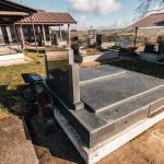 Споменик Вукоману Пуцаревићу на гробљу код цркве у Дрмановићима, Акмачићи (фото Бојан Радојичић)