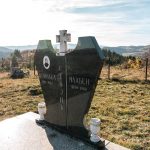 Споменик Млађену Стојићу на Стојића гробљу у Дебељи, Божетићи (фото Бојан Радојичић)