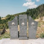 Споменик Радосаву Поповићу на гробљу у Госпавићима, Јасеново