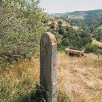 Крајпуташ браћи Поповићима у Кућанима, Јасеново (фото Бојан Радојичић)