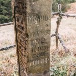 Крајпуташ Дмитру Батаковићу на Равном брду у Ојковици, Јасеново (фото Бојан Радојичић)