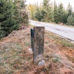 Крајпуташ Спасоју и Властимиру Јоцовићима на Равном брду у Ојковици, Јасеново (фото Бојан Радојичић)