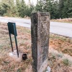 Крајпуташ Спасоју и Властимиру Јоцовићима на Равном брду у Ојковици, Јасеново (фото Бојан Радојичић)