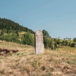 Крајпуташ Радиши Поповићу у Кућанима, Јасеново (фото Бојан Радојичић)