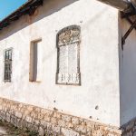 Спомен плоча на школи у Јасенову (фото Бојан Радојичић)