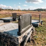 Споменик Арсу Поповићу на гробљу на потесу Главица у Комаранима, Акмачићи (фото Бојан Радојичић)