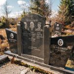 Споменик Анту Брзаковићу на гробљу у Гомилицама, Комарани, Акмачићи (фото Бојан Радојичић)