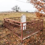 Крајпуташ Ивану Мандићу у Амзићима (фото Бојан Радојичић)