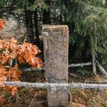 Крајпуташ Дмитру Батаковићу на Равном брду у Ојковици, Јасеново (фото Бојан Радојичић)